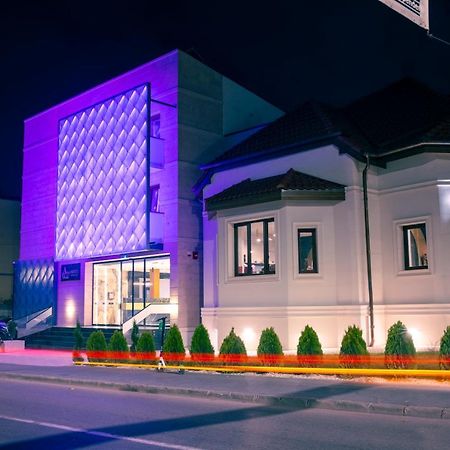 Hotel Aura Unirii アルバ・ユリア エクステリア 写真