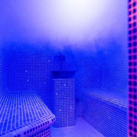 Hotel Aura Unirii アルバ・ユリア エクステリア 写真