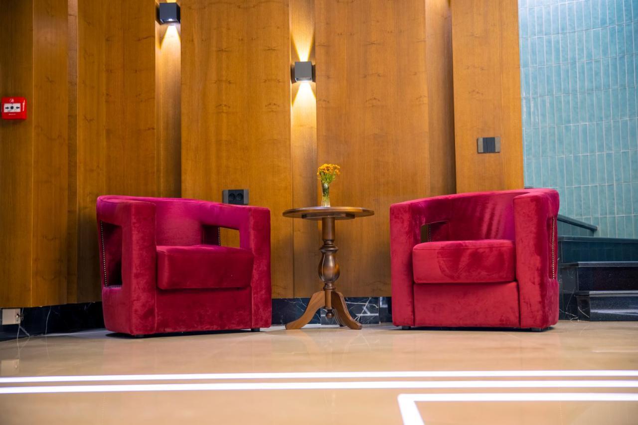 Hotel Aura Unirii アルバ・ユリア エクステリア 写真