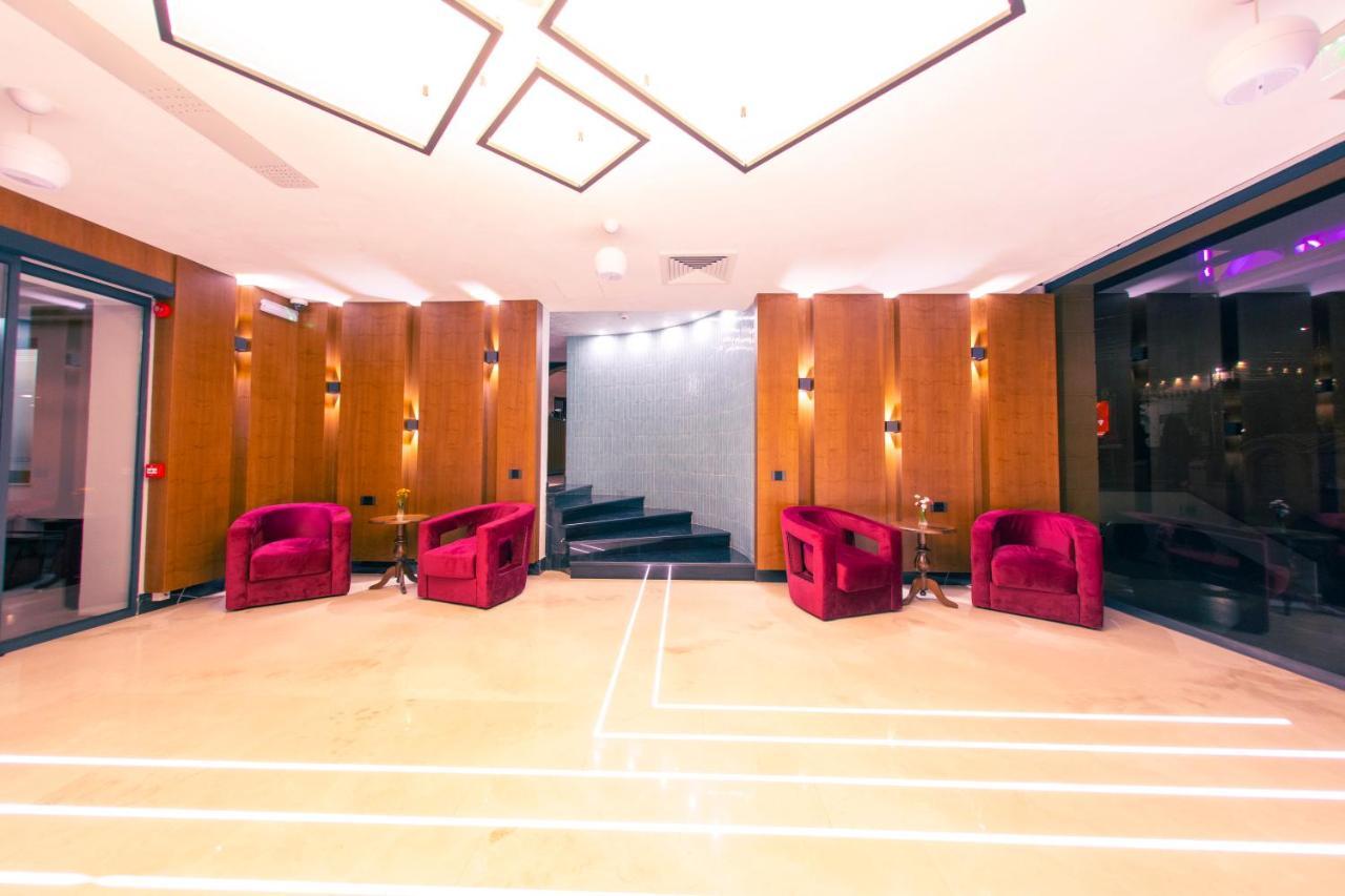 Hotel Aura Unirii アルバ・ユリア エクステリア 写真