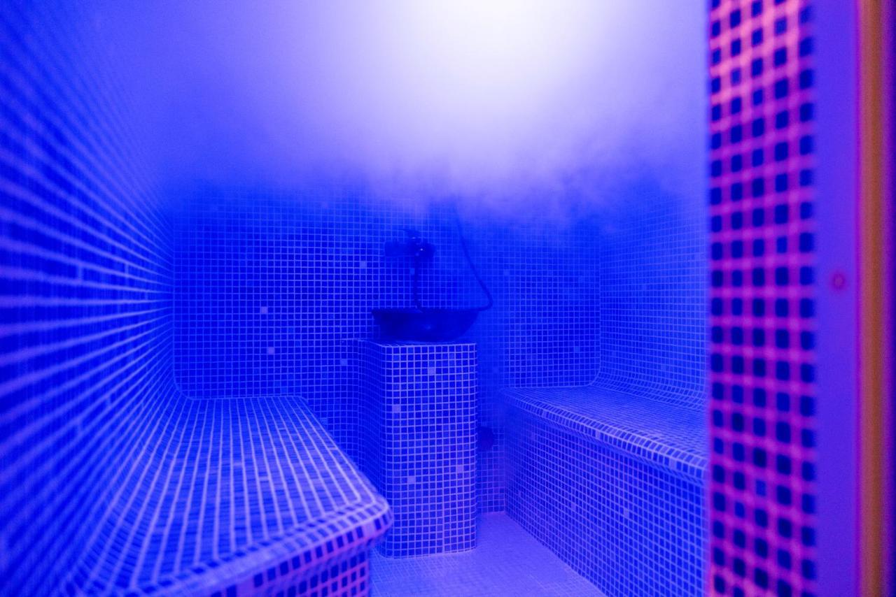 Hotel Aura Unirii アルバ・ユリア エクステリア 写真